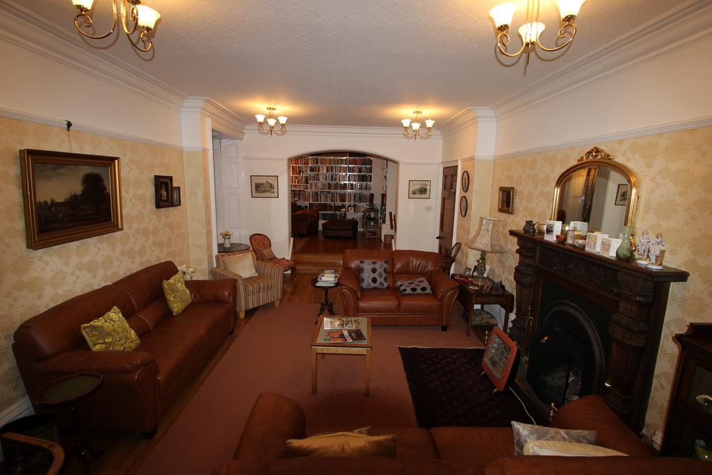 Woodlands Bed & Breakfast Barnt Green Extérieur photo